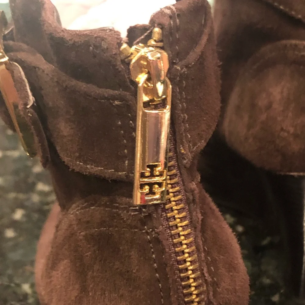 HP! Tory Burch booties in Coconut brown suede and gold buckles. Size 8.5.